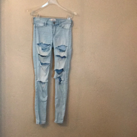 Hollister Denim - Light wash ripped jeans